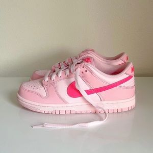 Nike Dunk Low "Triple Pink"